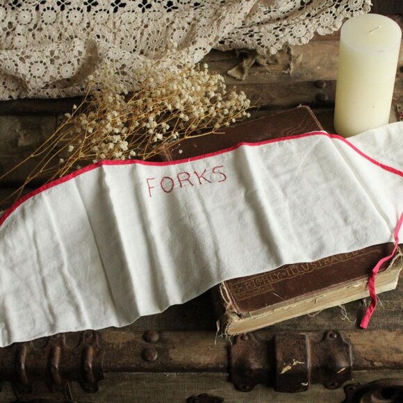 Vintage 1950s Silverware Holder, White And Red Fork Pocket, Kitchen Linens - Picture 7 of 13
